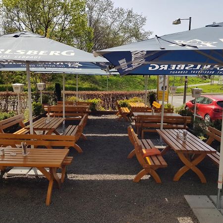Hotel Restaurant Zur Hexe Überherrn Buitenkant foto