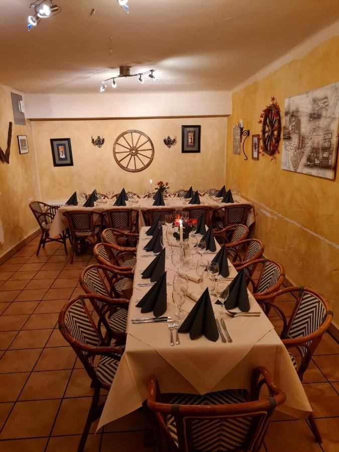 Hotel Restaurant Zur Hexe Überherrn Buitenkant foto