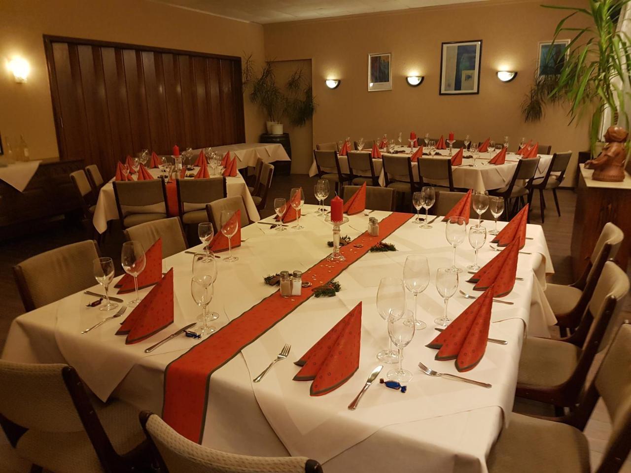 Hotel Restaurant Zur Hexe Überherrn Buitenkant foto